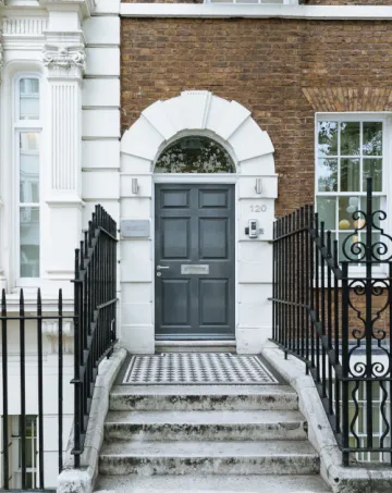 Cadogan Clinic Front Door